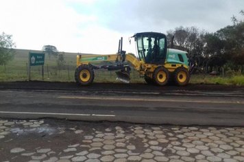 Vias de acesso da Rodovia Júlio Budisk recebem reparos após ofício do município