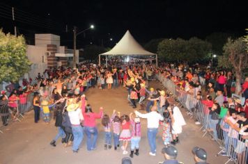 Comes e bebes típicos, apresentações de danças e show do Trio Violada marcam a tradicional Festa Junina