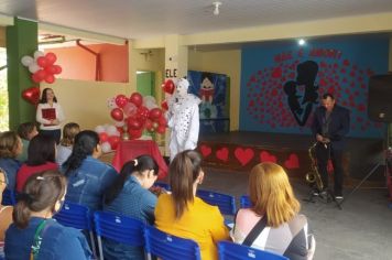 Escola Municipal realiza evento em comemoração ao Dia das Mães