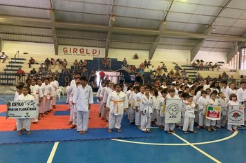 Campeonatos e graduação de faixas encerram as atividades do ano do Karatê Municipal
