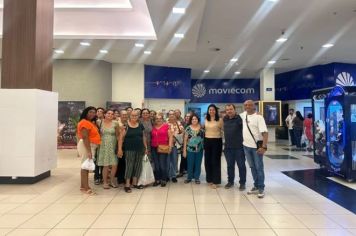 CRAS promove passeio em comemoração ao Dia do Idoso no shopping