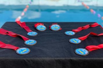 Diretoria de Esportes realiza um Torneio festivo de natação livre nas categorias Sub-13 e Categoria Livre.