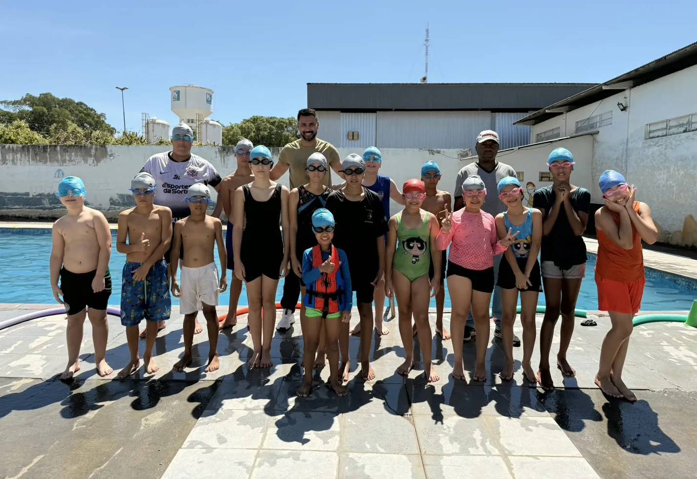 Novos kits de materiais esportivos para aulas de natação e hidroginástica