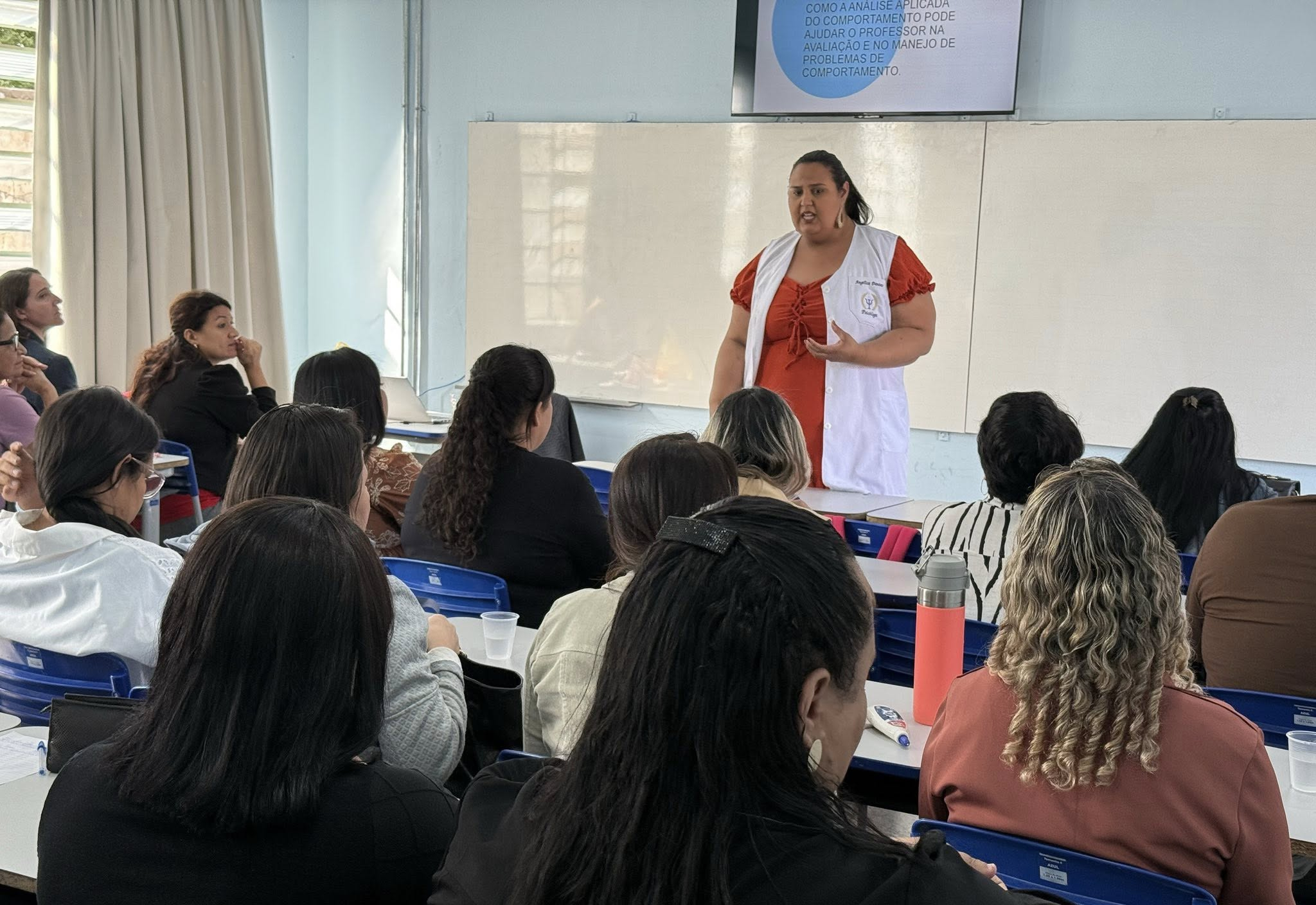 Professores da rede municipal participam de palestra sobre inclusão para o segundo semestre letivo