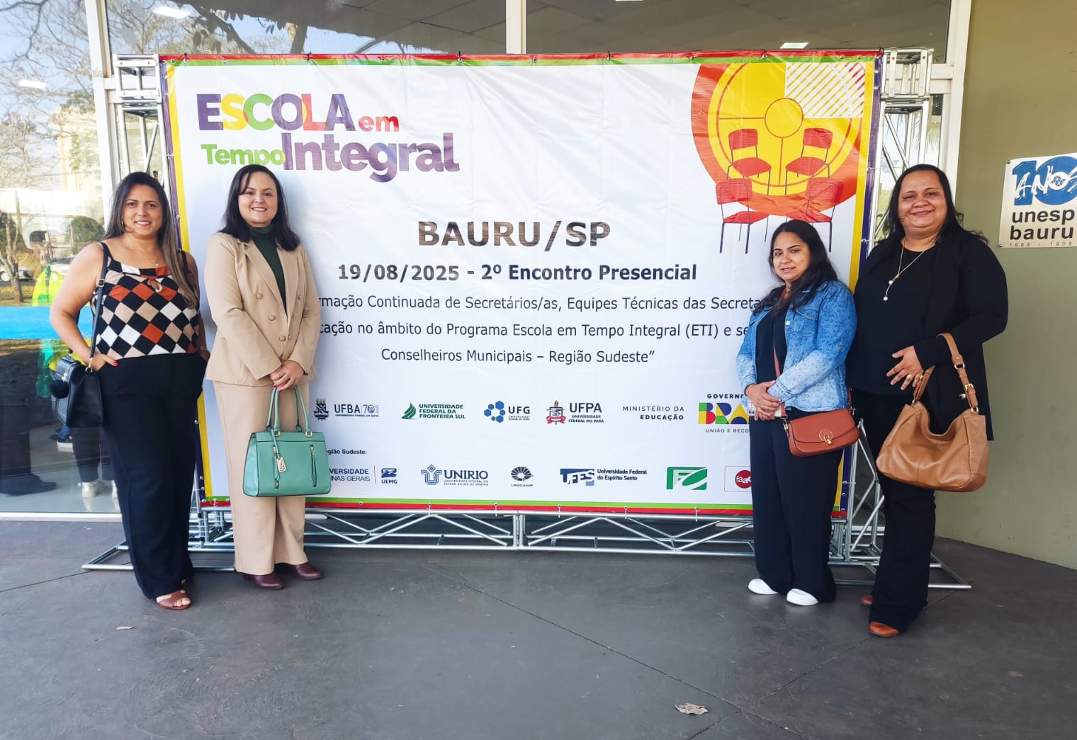 Equipe de Educação participa de formação sobre Escola em Tempo Integral em Bauru