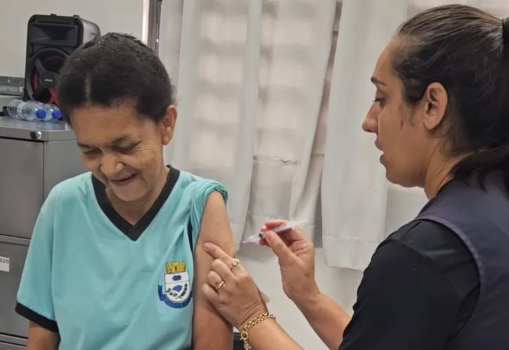   Saúde Municipal realiza vacinação contra a gripe em profissionais da educação infantil