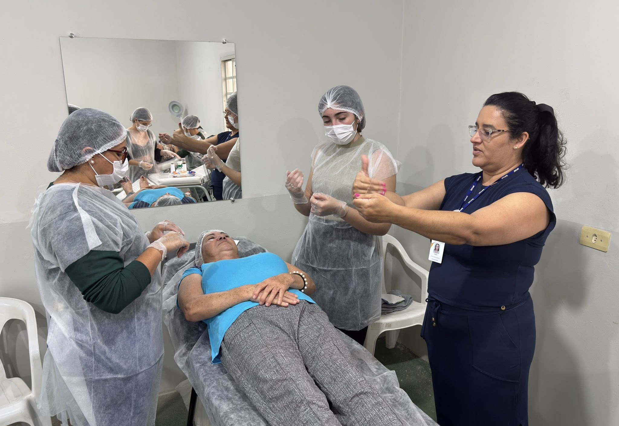 Curso de Depilação Facial com Linha é concluído com sucesso