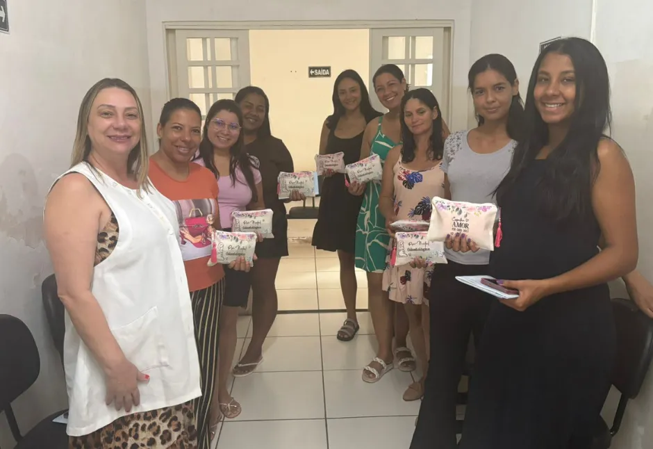 Saúde Bucal no pré-natal: Gestantes recebem kits odontológicos
