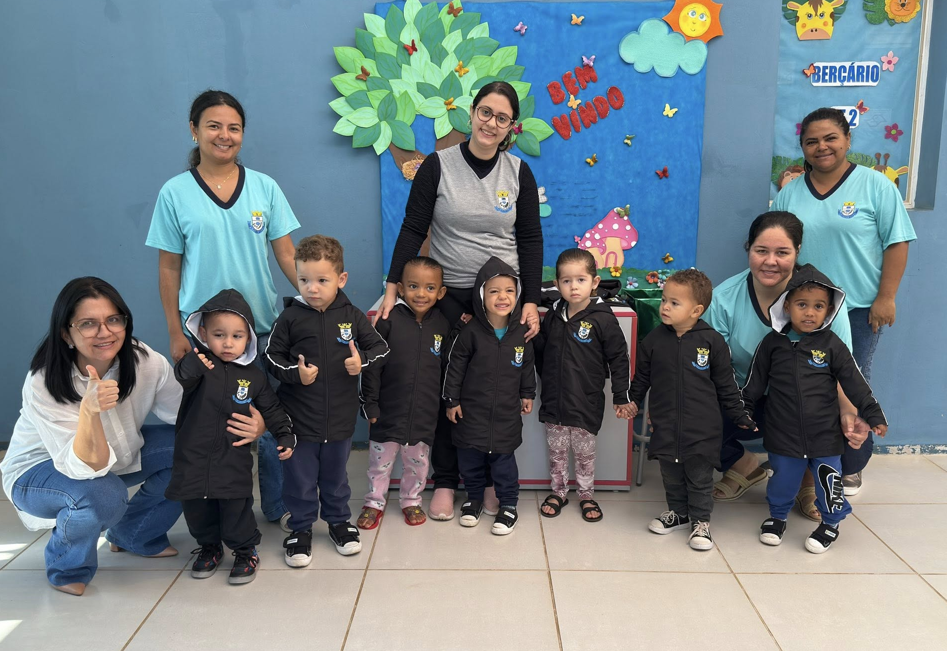 Entrega de uniformes chega aos alunos da Educação Infantil