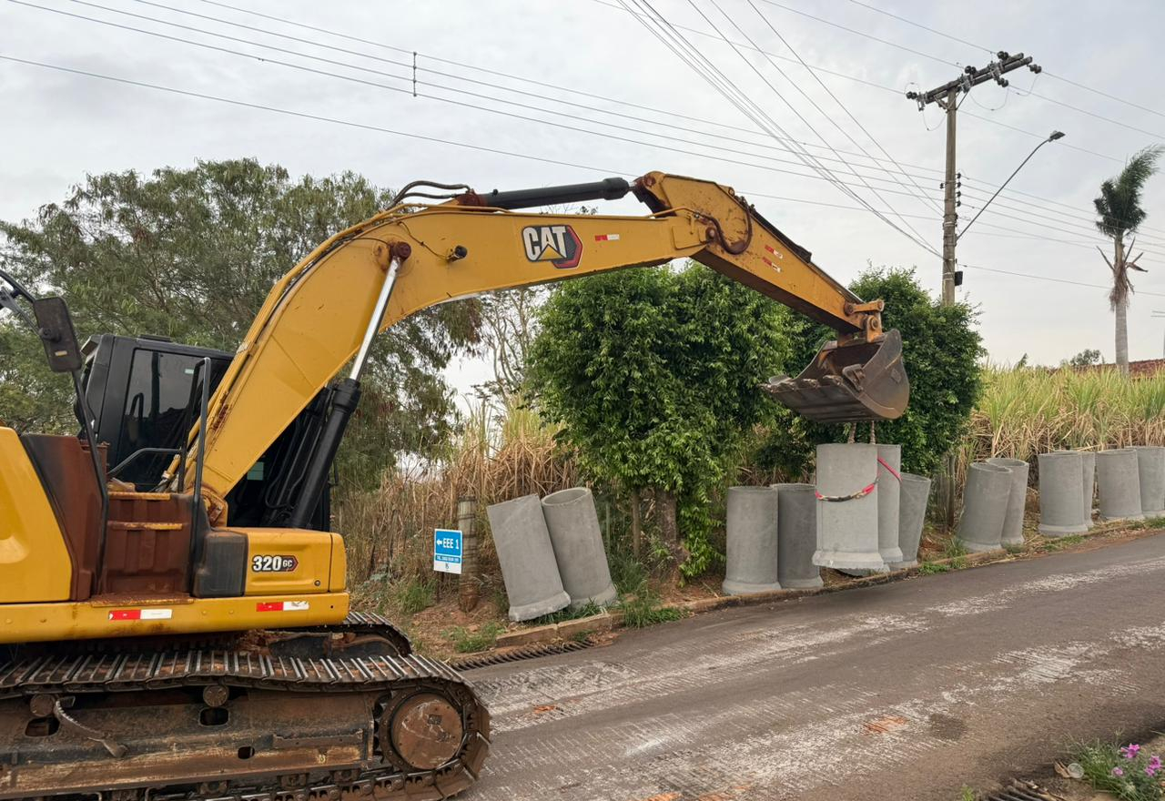Iniciadas obras de galerias pluviais na Rua Quintino Gomes