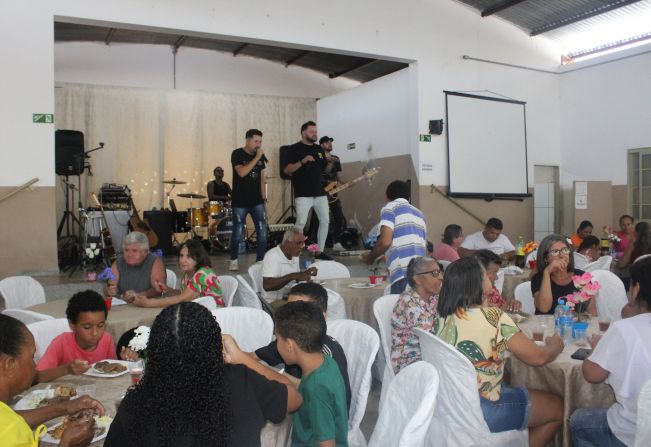 Almoço de celebração do Dia das Mães