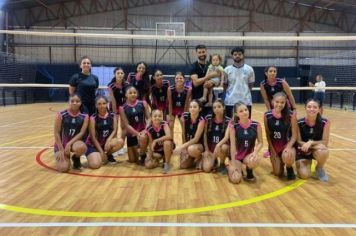 Secretaria de Esporte e Lazer realiza amistoso de vôlei e destaca evolução das atletas