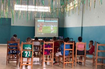 O Secretário de Esportes recebeu seus alunos no CSU para assistirem aos jogos da Copa do Mundo