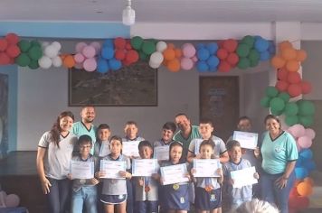 Escola Municipal Prof. Armando Lopes celebra premiação de 12 alunos nas Olimpíadas de Matemática Mirim