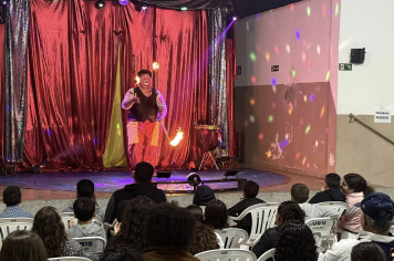 Circo leva diversão e alegria ao Centro Cultural