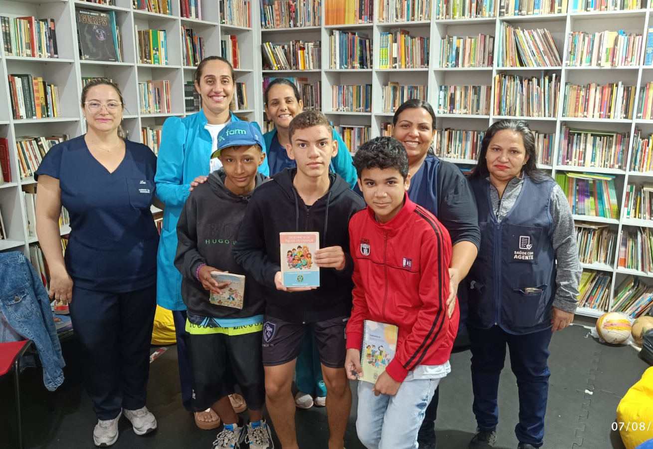 Campanha de vacinação contra o HPV é realizada na Escola Municipal