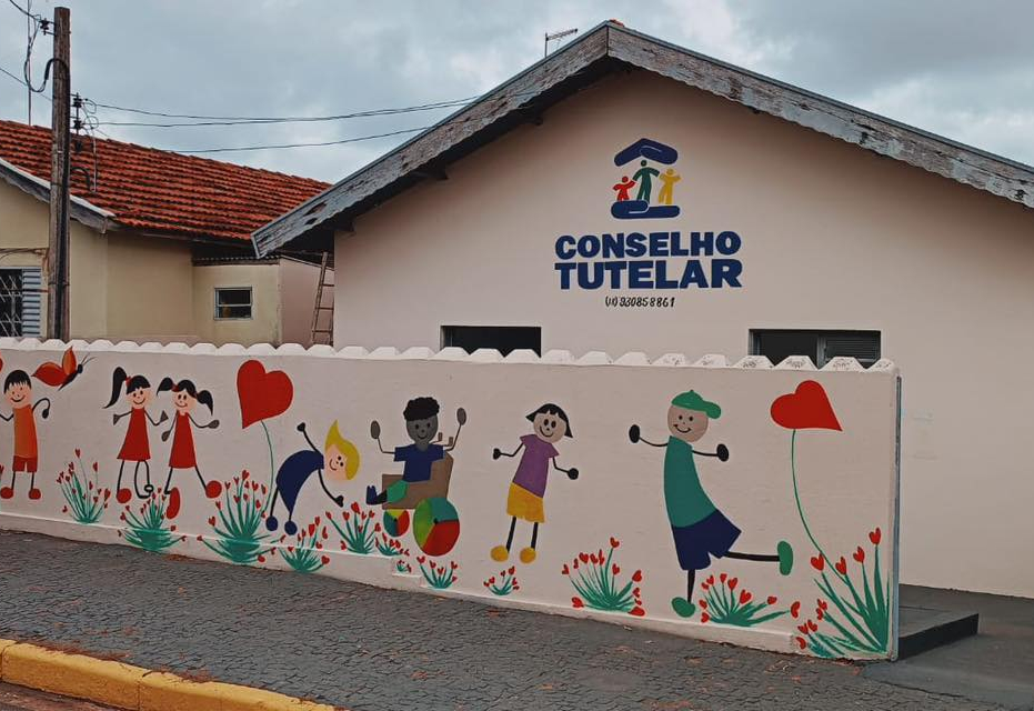 Nova fachada do Conselho Tutelar é finalizada e ganha arte alusiva aos direitos das crianças  adolescentes
