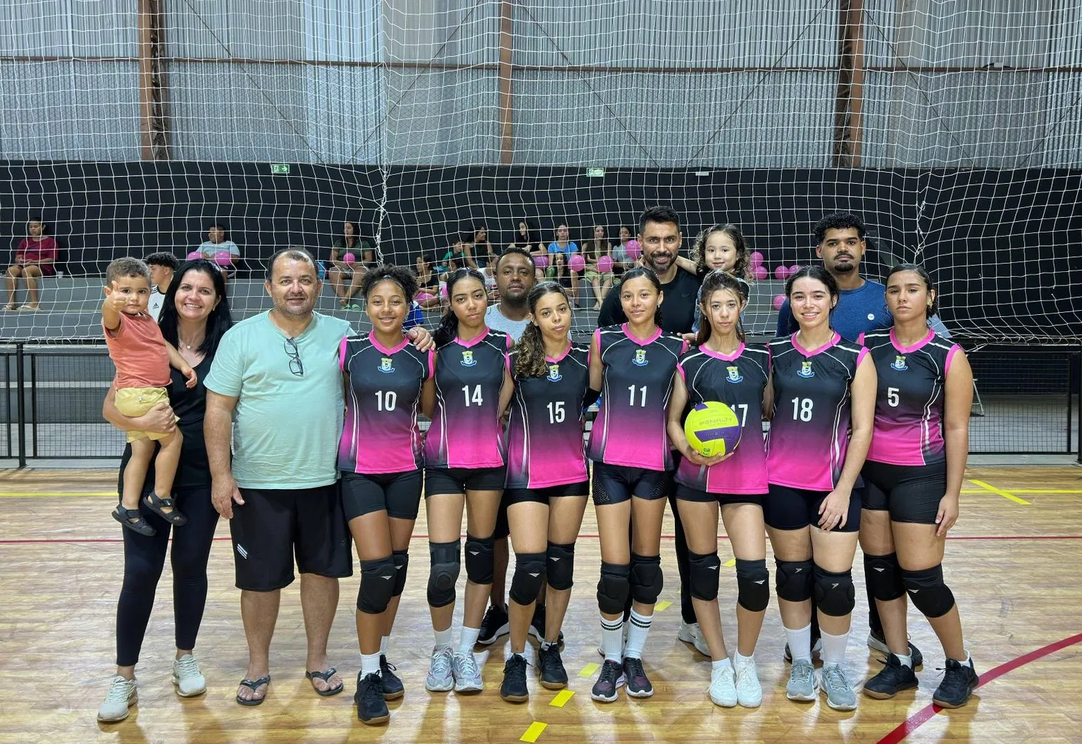 Flora Rica sedia rodada de vôlei pelos 41º Jogos da Juventude