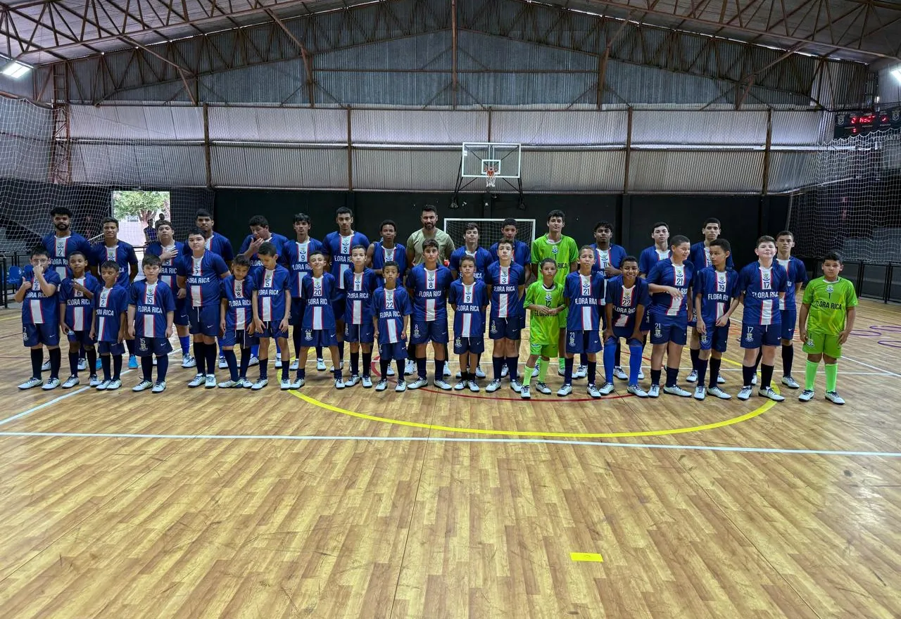 Futsal renovado: Entrega de novos materiais esportivos visa incentivar atletas 