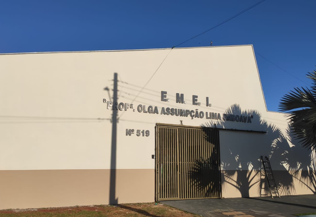Escola de Educação Infantil Olga A. L. Emboava recebe nova pintura e passa por dedetização durante o recesso escolar